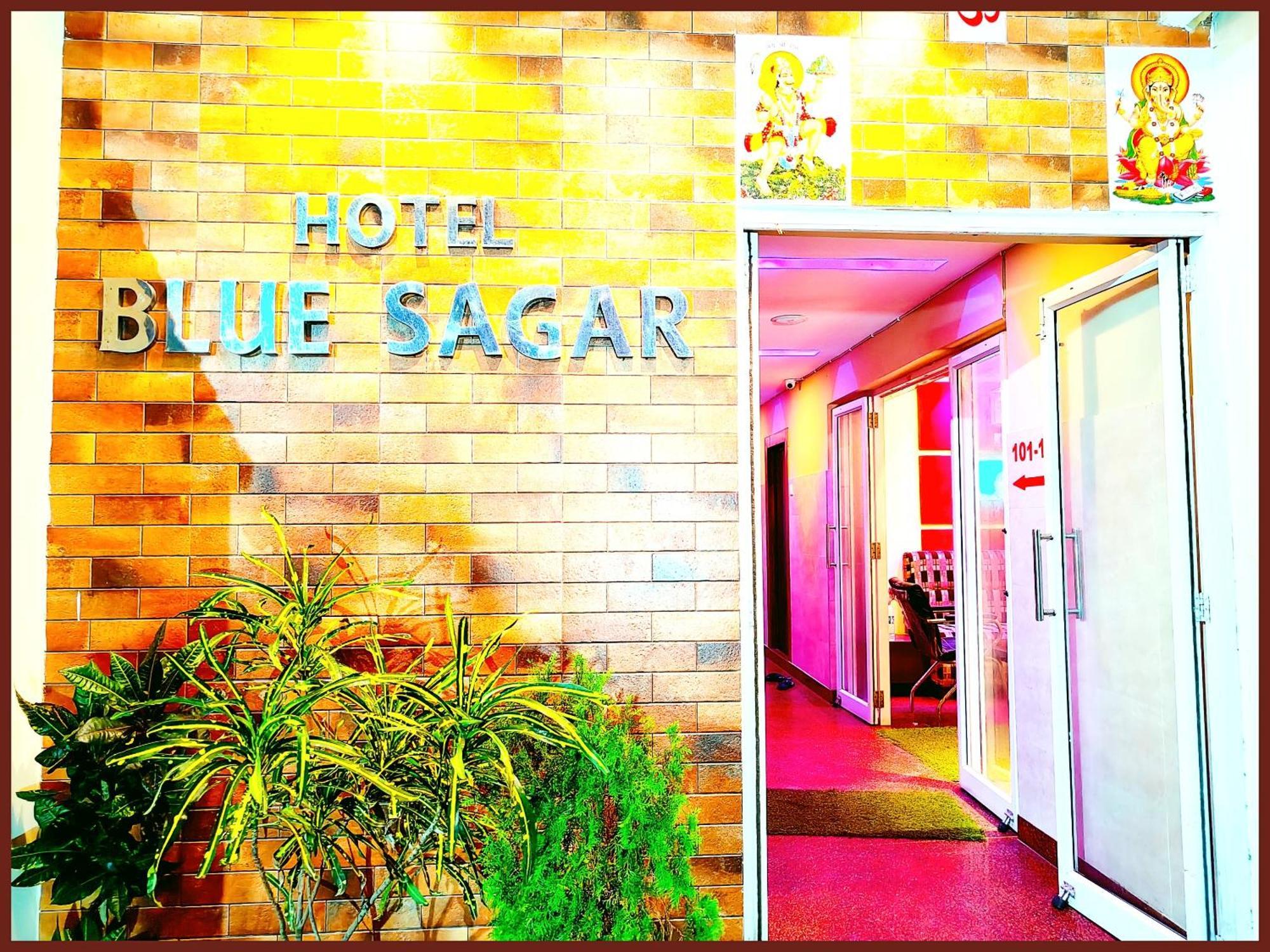 Near Sea Blue Sagar - Lift & Parking Facilities - Service & Restaurant - Garden - Free Wifi - Comfortable And Spacious Available A In Hotel